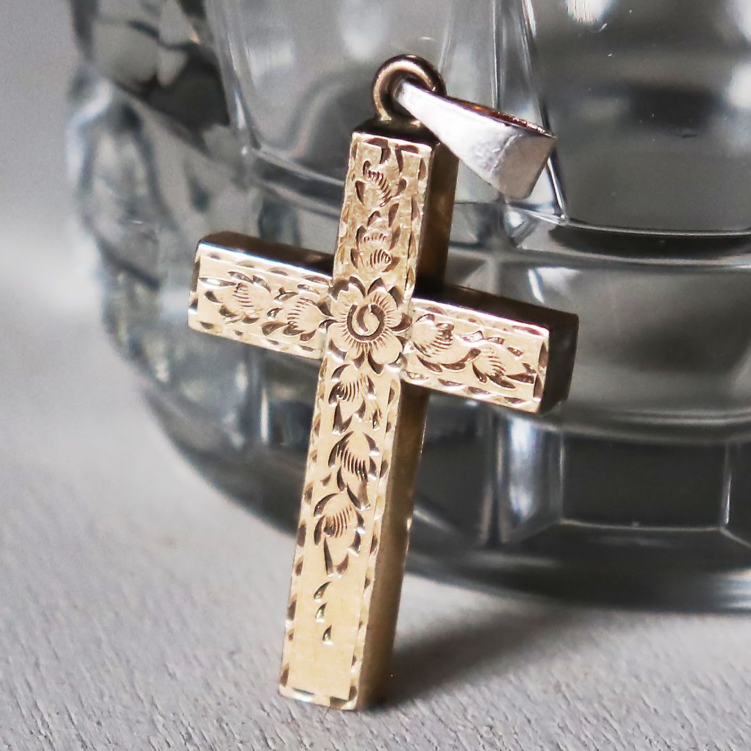 ソリッド14 Kローズゴールド聖ベネディクト十字架クロスチャーム